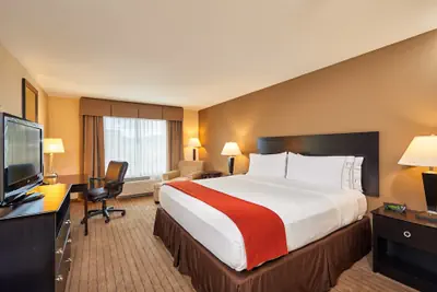 Photo 2 - Holiday Inn Express & Suites El Paso Airport Area by IHG