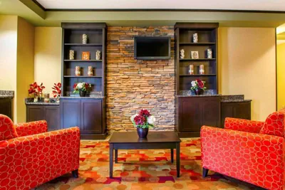 Photo 4 - Suburban Studios Cedar Falls