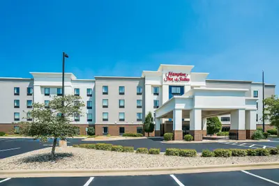 Photo 2 - Hampton Inn & Suites Peru