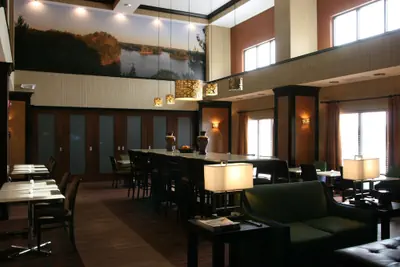 Photo 2 - Hampton Inn & Suites Peru
