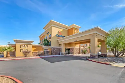Photo 2 - Comfort Suites Blythe