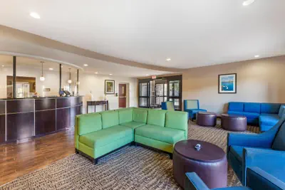 Photo 4 - Comfort Suites Blythe