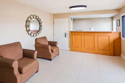 Photo 4 - SureStay Hotel by Best Western Tupelo North