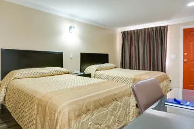 Photo 5 - Sky Palm Motel