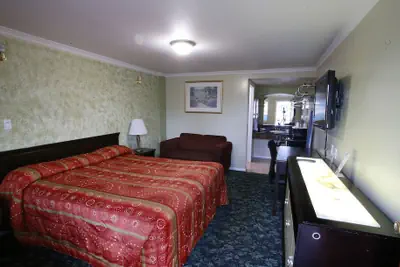 Photo 3 - Sky Palm Motel