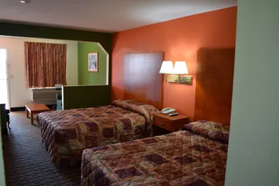 Photo 5 - Royal Inn Douglasville