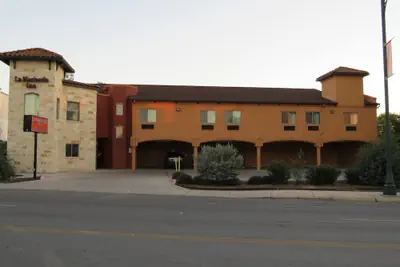 Photo 2 - La Hacienda near Alamodome & Riverwalk