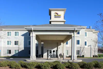 Photo 2 - Sleep Inn & Suites Evergreen I-65