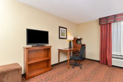 Photo 5 - Hampton Inn Muscatine