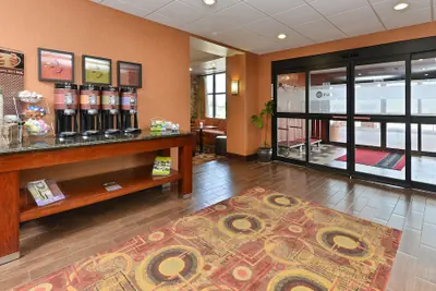 Photo 4 - Hampton Inn Muscatine