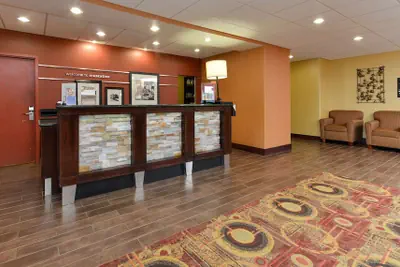 Photo 2 - Hampton Inn Muscatine