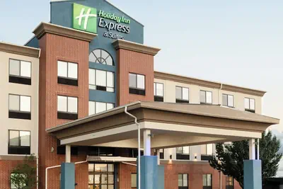 Photo 2 - Holiday Inn Express Hotel & Suites Pratt by IHG