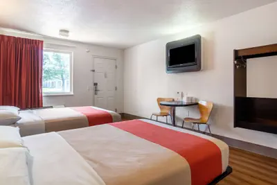 Photo 4 - Motel 6 Youngstown, OH