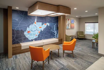 Photo 4 - Holiday Inn Express and Suites Fairmont by IHG