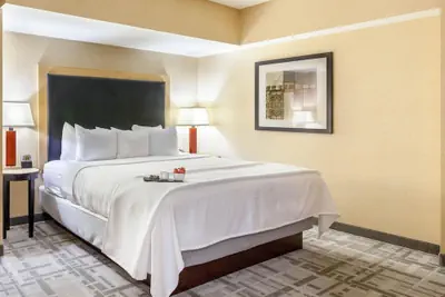 Photo 4 - Cambria Hotel Pittsburgh - Downtown