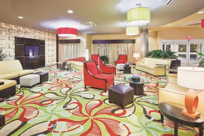 Photo 4 - La Quinta Inn & Suites by Wyndham Hinesville - Fort Stewart