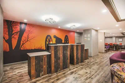Photo 3 - La Quinta Inn & Suites by Wyndham Chambersburg
