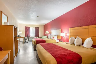 Photo 5 - Econo Lodge Topeka at Wanamaker