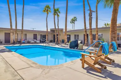 Photo 2 - Lido Palms Resort and Spa