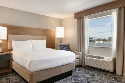 Photo 3 - Candlewood Suites Fayetteville Fort Bragg by IHG