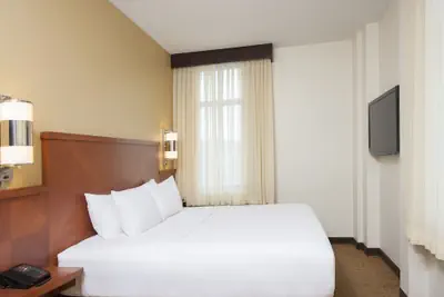Photo 4 - Hyatt Place Des Moines/Downtown