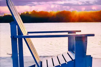 Photo 2 - Floating Sea Cove Resort & Marina