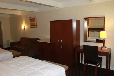 Photo 3 - Lexington Inn & Suites NW Chicago Elgin