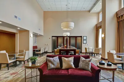 Photo 5 - Hampton Inn & Suites Peoria at Grand Prairie, IL
