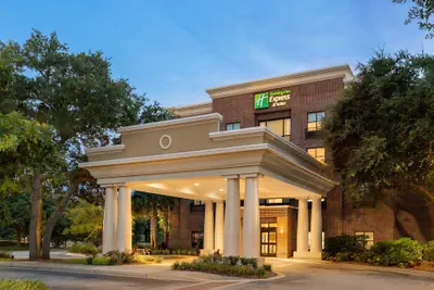 Photo 2 - Holiday Inn Express & Suites Mt. Pleasant by IHG