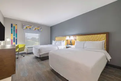 Photo 4 - Hampton Inn & Suites Brenham