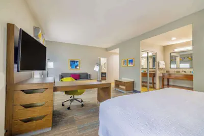 Photo 5 - Hampton Inn & Suites Brenham