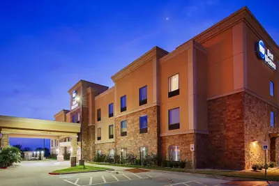 Photo 2 - Best Western Bastrop Pines Inn