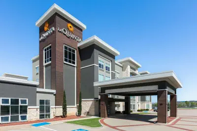 Photo 2 - La Quinta Inn & Suites by Wyndham Ft. Worth - Burleson