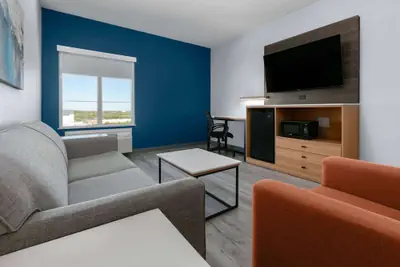 Photo 5 - La Quinta Inn & Suites by Wyndham Ft. Worth - Burleson