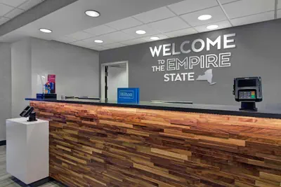 Photo 3 - Hampton Inn & Suites Syracuse Dewitt