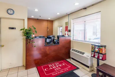 Photo 3 - Red Carpet Inn Norwalk