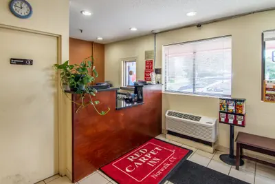 Photo 4 - Red Carpet Inn Norwalk