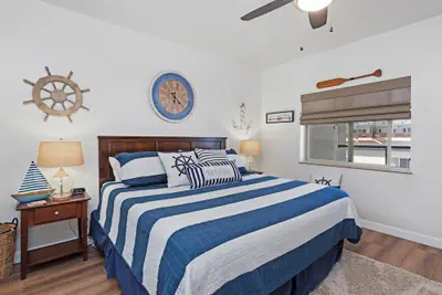 Photo 5 - Beach House Inn & Suites