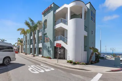 Photo 2 - Beach House Inn & Suites