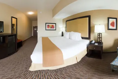Photo 4 - Holiday Inn Express Hotel & Suites CORDELE NORTH by IHG