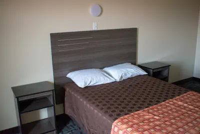 Photo 3 - Inn Of Lenoir Motor Lodge