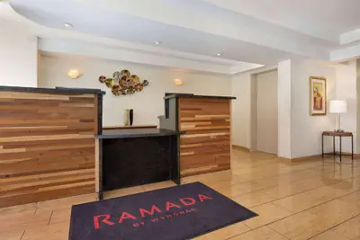 Photo 5 - Ramada by Wyndham Oakland Downtown City Center