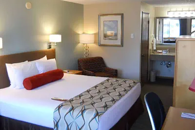 Photo 2 - Super 8 by Wyndham Florence OR