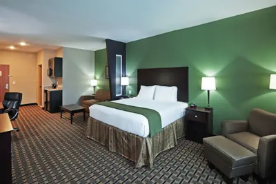 Photo 3 - Holiday Inn Express Hotel & Suites JACKSONVILLE by IHG