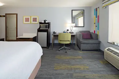 Photo 5 - Hampton Inn & Suites Bakersfield/Hwy 58, CA