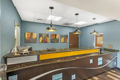 Photo 5 - Best Western Plus Chain of Lakes Inn & Suites