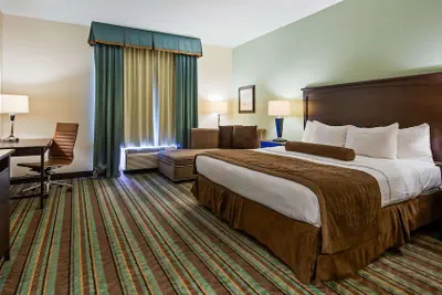 Photo 2 - Best Western Plus Chain of Lakes Inn & Suites