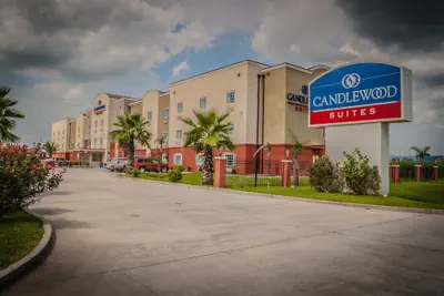 Photo 2 - Candlewood Suites New Iberia by IHG