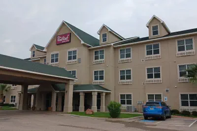 Photo 2 - Red Roof Inn & Suites Midland