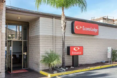 Photo 2 - Econo Lodge Lake Elsinore Casino